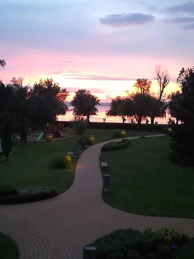 Kr Apartman Siófok Exterior foto